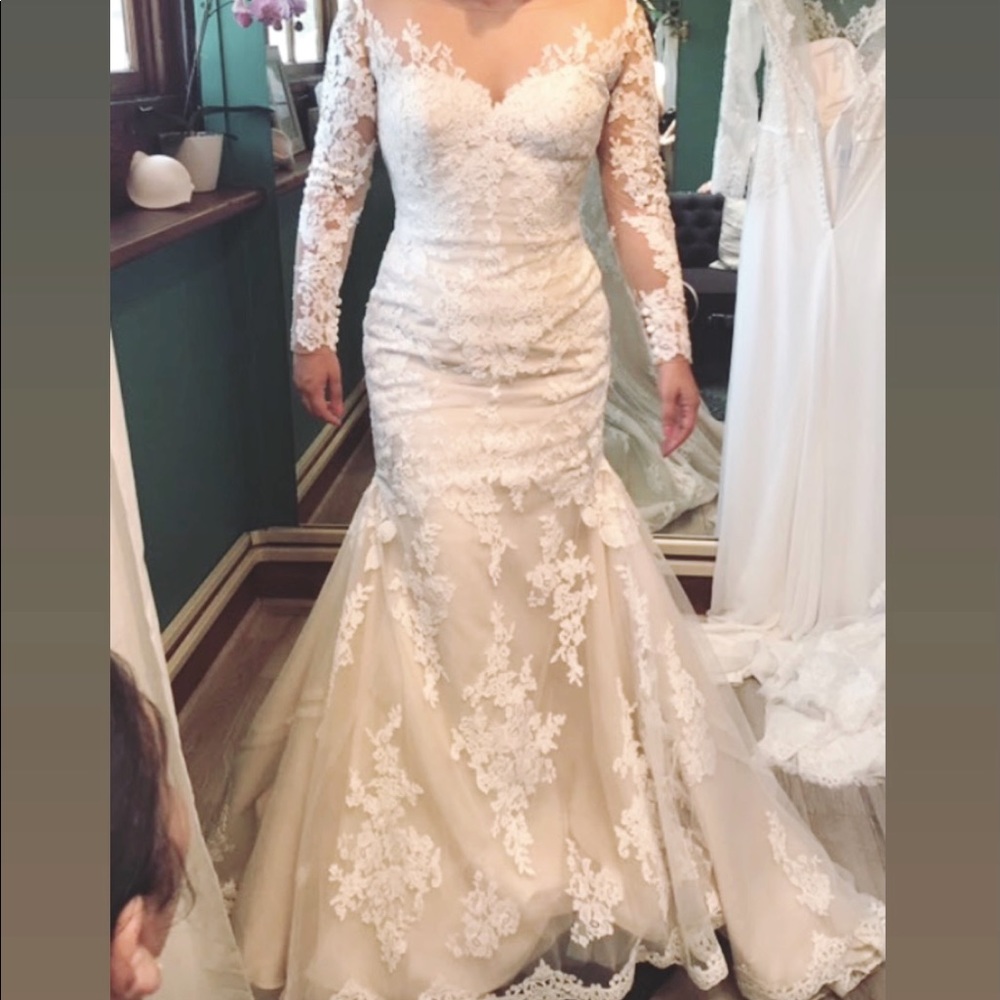 Wedding dress